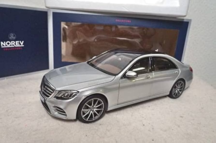 メルセデスベンツ　Sクラス　1/18 AutoArt 1/18 メルセデスベンツ Sクラス SWB S500 (W221) | 銀の